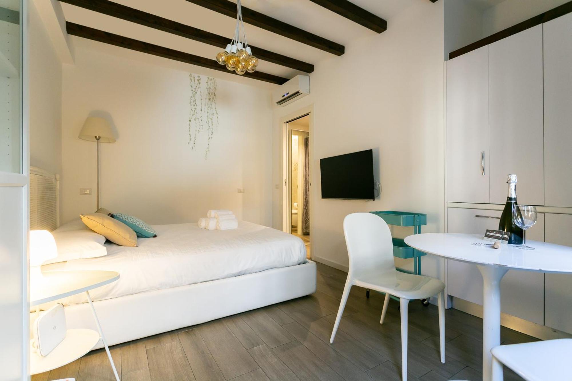Milano Apartments S Agostino - Porta Genova Exterior photo