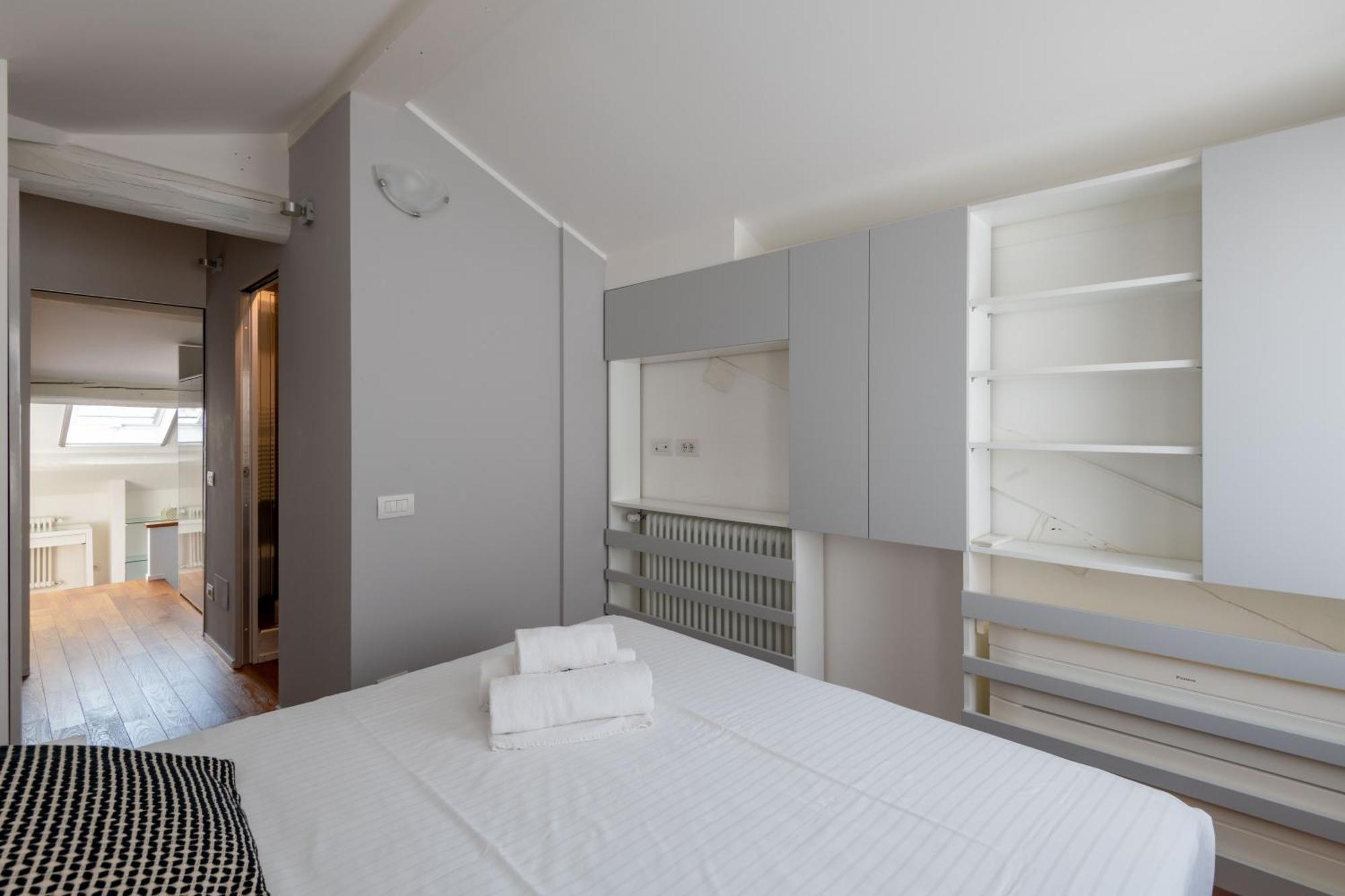 Milano Apartments S Agostino - Porta Genova Exterior photo